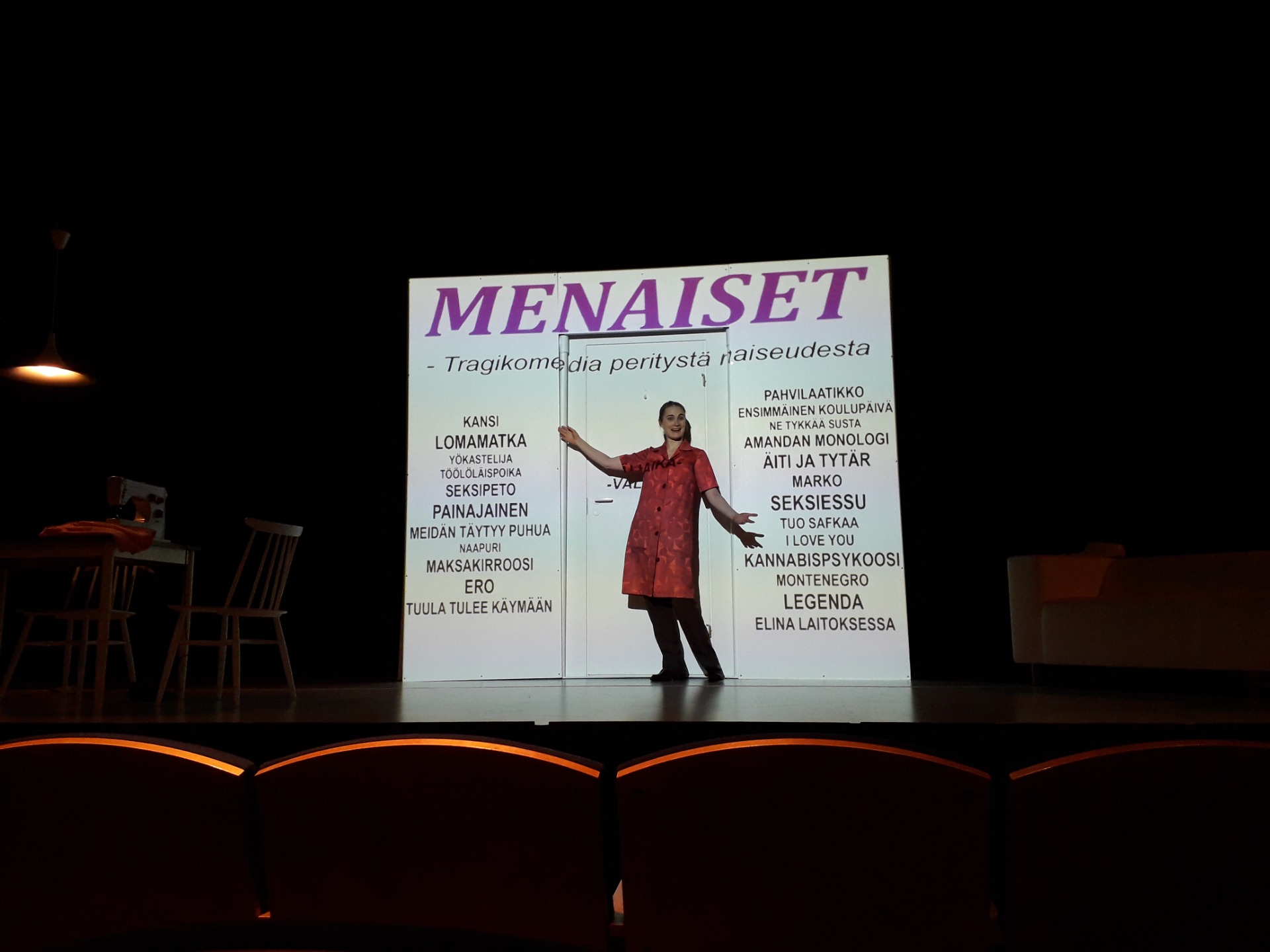 Annuska Hannula ennakossa ennen yleisön tuloa