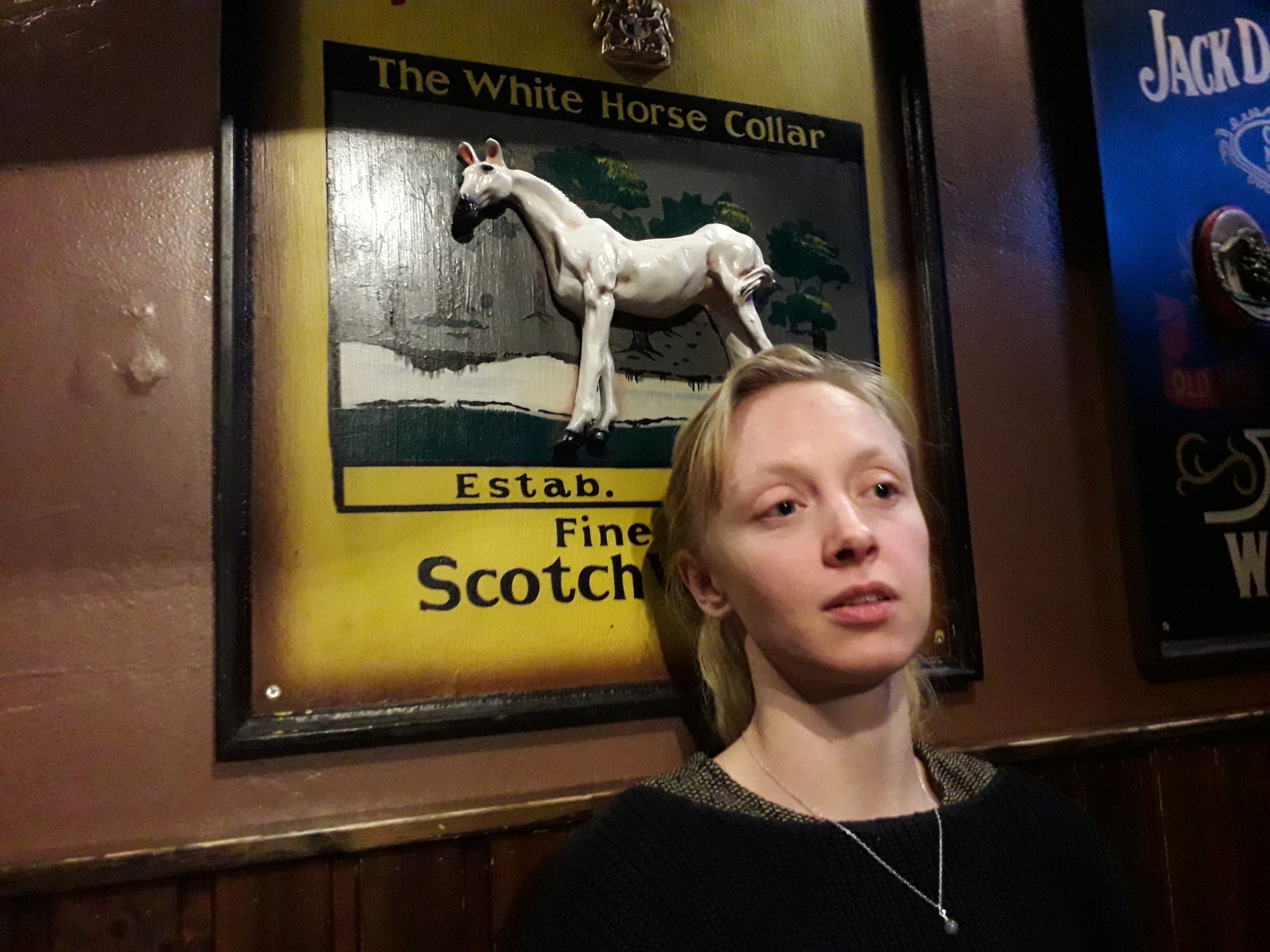 Näyttelijä Anna Kuusamo harjoitusten jälkeen